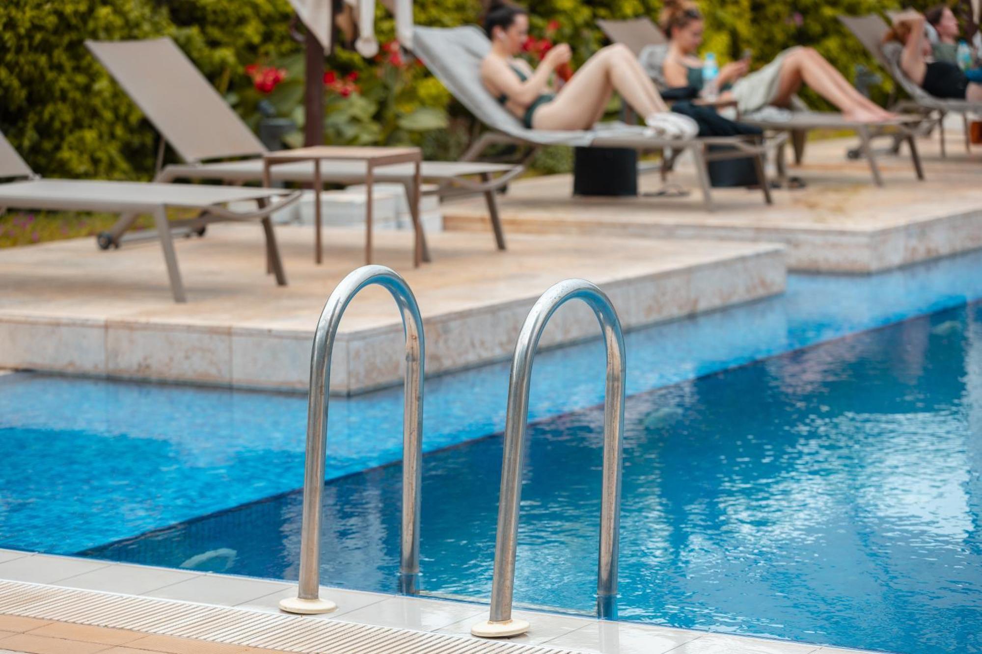 Radisson Blu Hotel & Conference Center, Niamey Ngoại thất bức ảnh