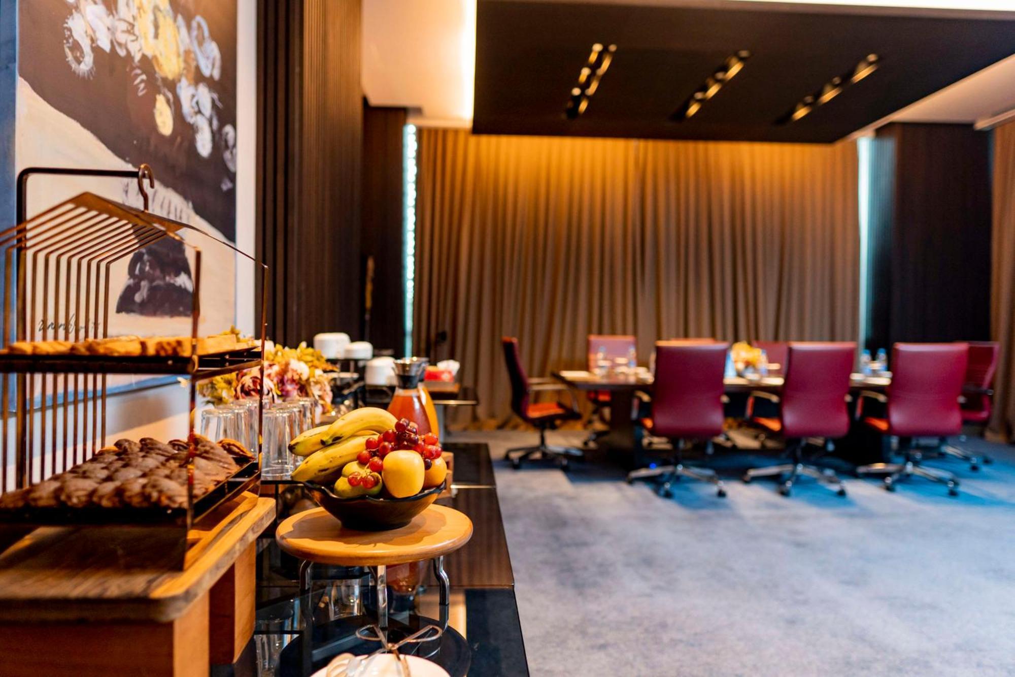 Radisson Blu Hotel & Conference Center, Niamey Ngoại thất bức ảnh