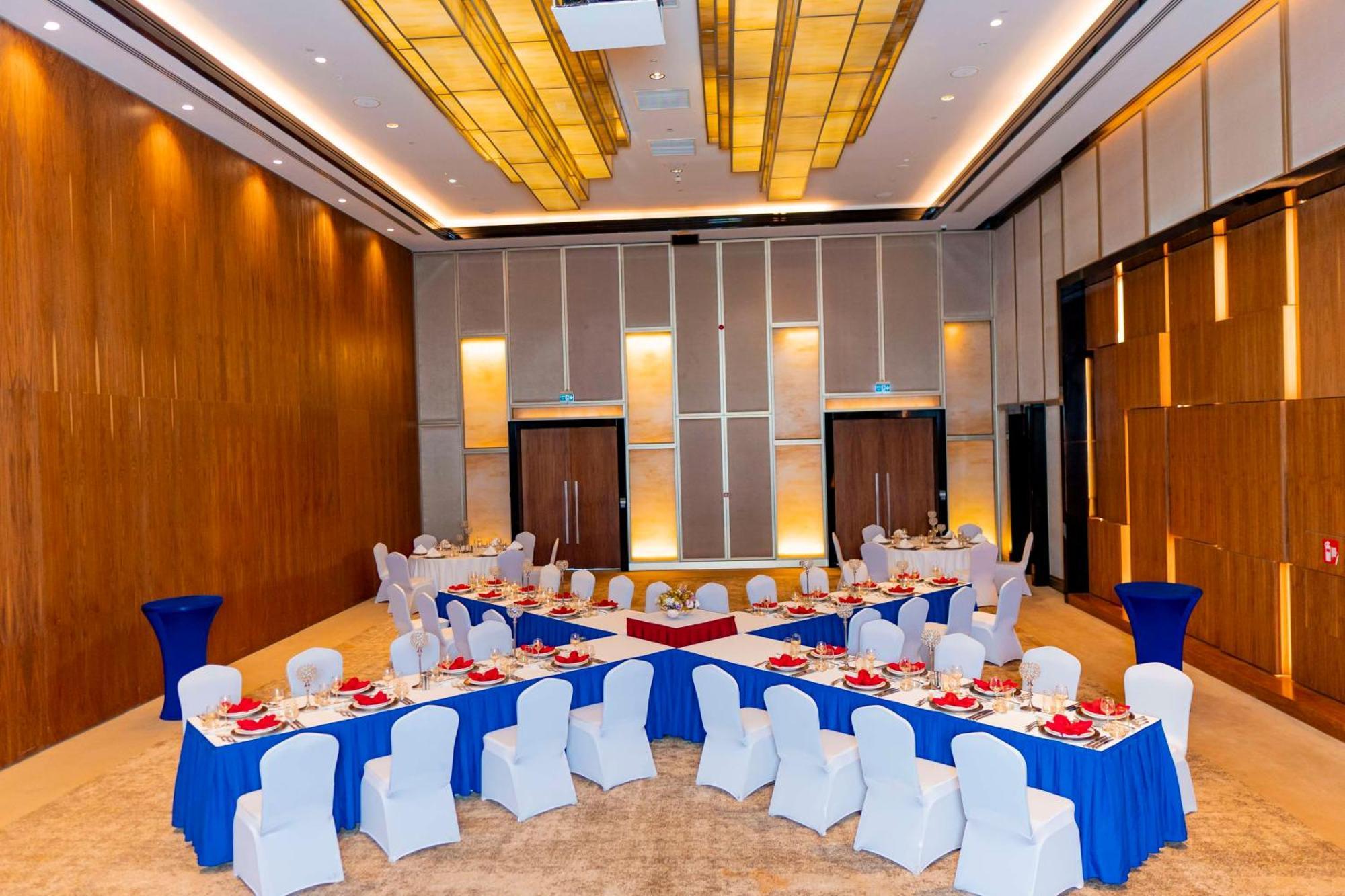 Radisson Blu Hotel & Conference Center, Niamey Ngoại thất bức ảnh