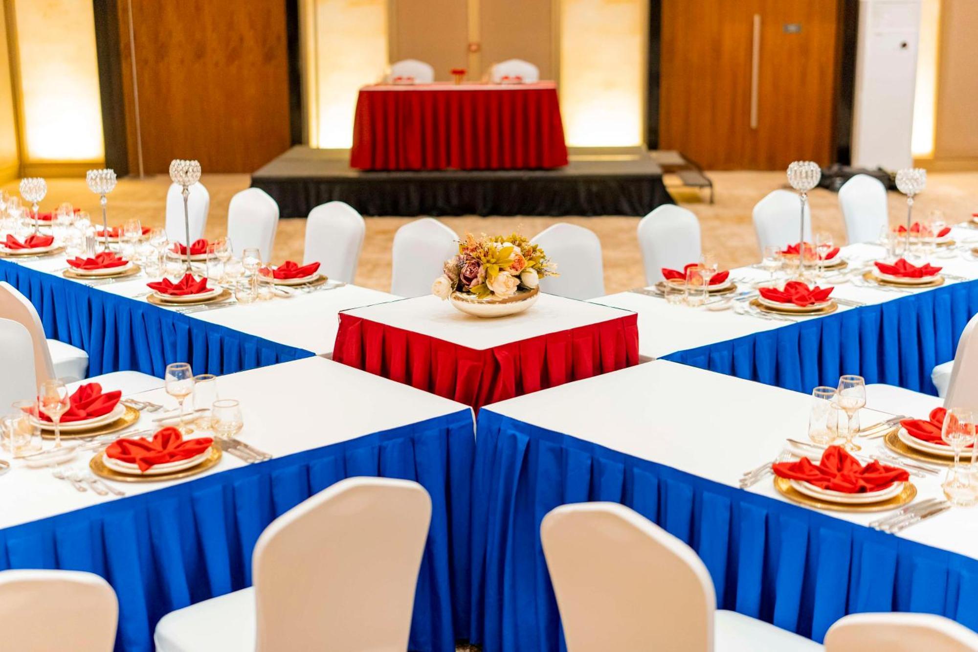 Radisson Blu Hotel & Conference Center, Niamey Ngoại thất bức ảnh