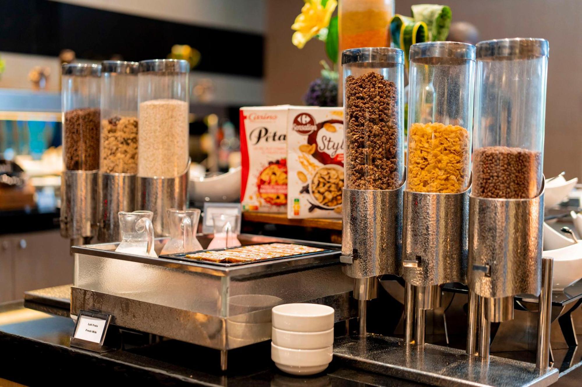Radisson Blu Hotel & Conference Center, Niamey Ngoại thất bức ảnh